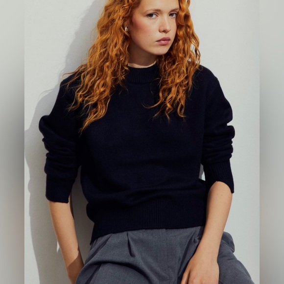 NWOT Fine-knit Sweater - Picture 2 of 5